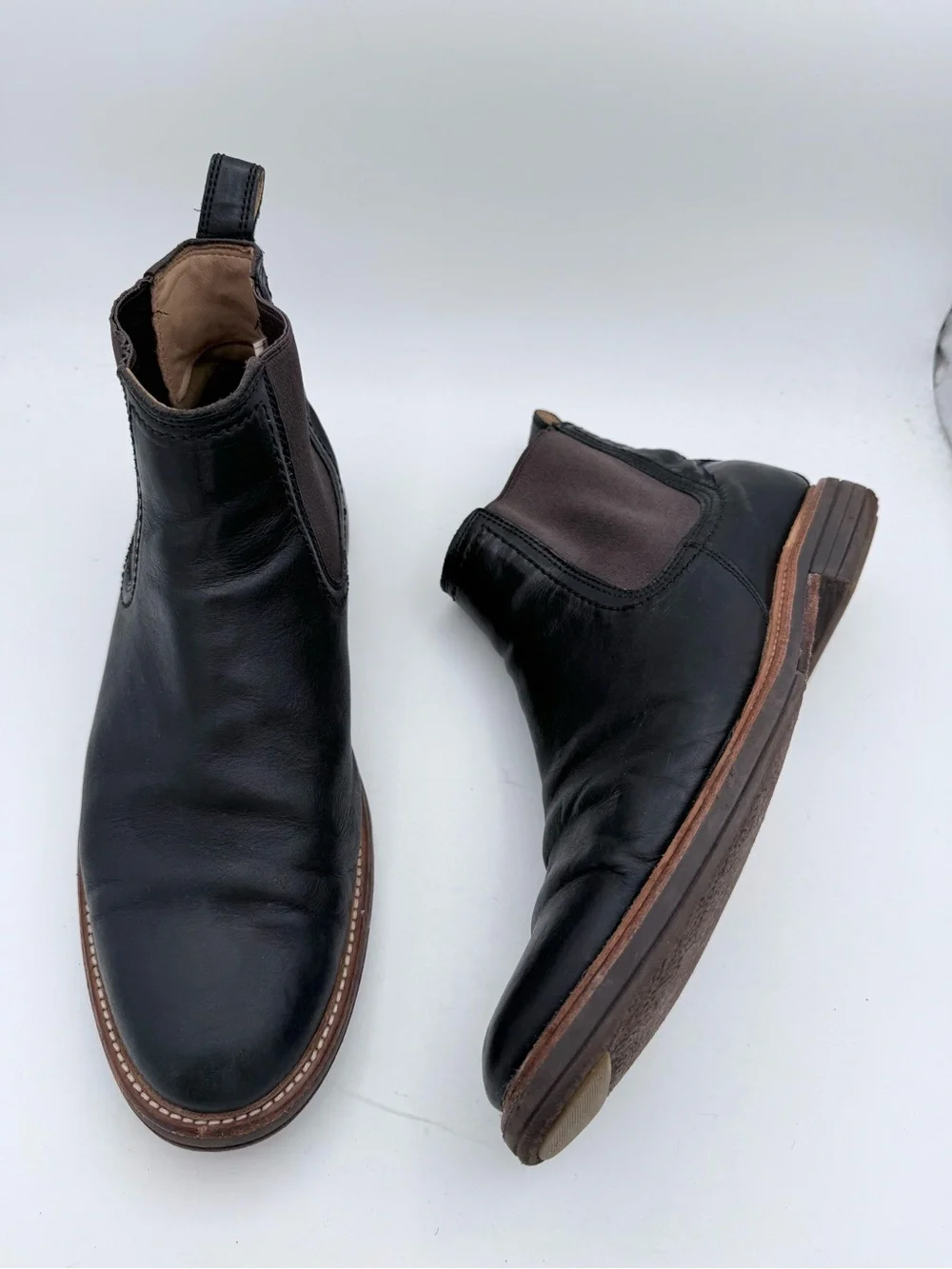UGG - Men’s Biltmore Chelsea boots black leather slip on ankle boots size 10.5